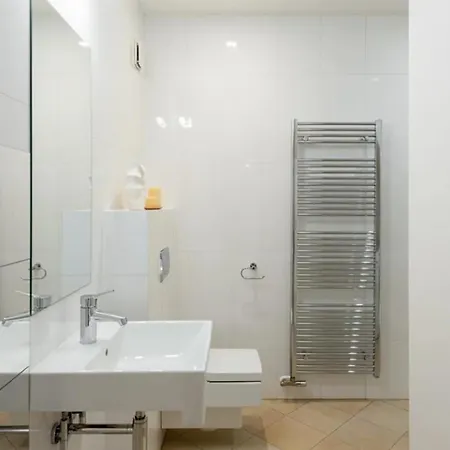 アパート Deluxe 3 Bedrooms *