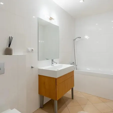Deluxe 3 Bedrooms *